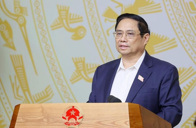 Nghiên cứu giảm cán bộ, công chức cấp tỉnh, huyện để tăng cường cho cơ sở