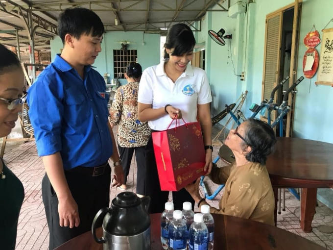 tham tang qua gia dinh cach mang (1)