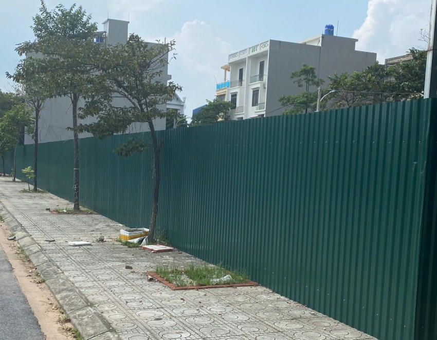 Hiện trạng khu đất được quây tôn.