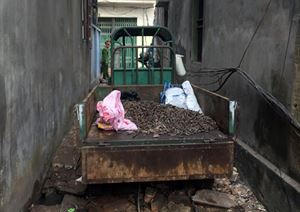 Vật liệu nổ được thu gom sau khi xảy ra vụ việc.