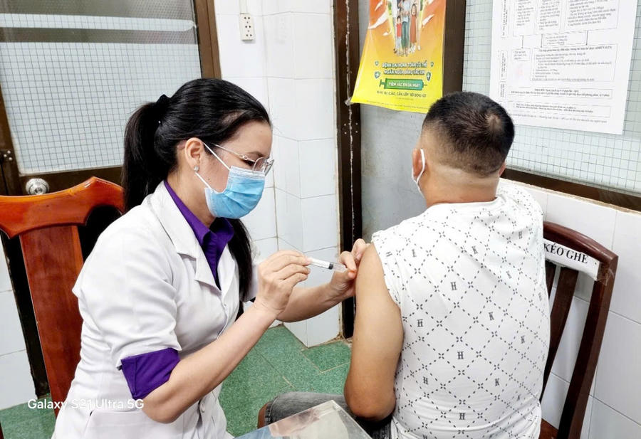 Kiên Giang tăng cường phòng, chống dịch bệnh mùa hè, triển khai chiến dịch tiêm chủng sởi đợt 3.