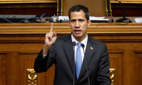 Chủ tịch Quốc hội Venezuela Juan Guaido phát biểu trong cuộc họp quốc hội tại thủ đô Caracas hôm 11/3. Ảnh: Reuters.