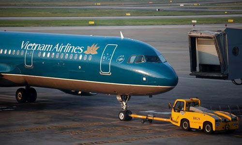 Vietnam Airlines dự kiến sẽ được giao dịch tr&ecirc;n UPCoM từ đầu năm 2017 với vốn h&oacute;a ng&agrave;y đầu ti&ecirc;n l&ecirc;n s&agrave;n đạt 1,5 tỷ USD. Ảnh:&nbsp;Bloomberg.