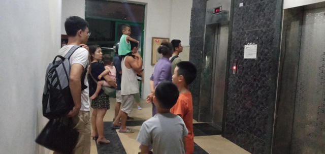 Dân cư hốt hoảng tháo chạy trong đêm