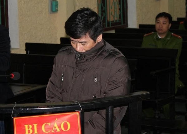 Bị cáo Nguyễn Thành Đoàn trước vành móng ngựa.