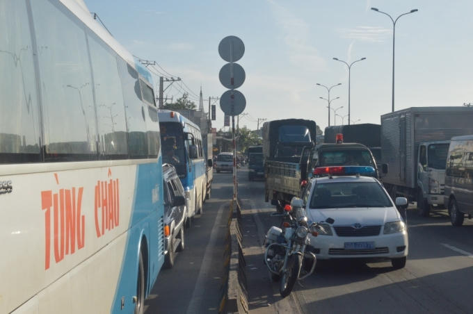 Ùn xe trên quốc lộ 1A