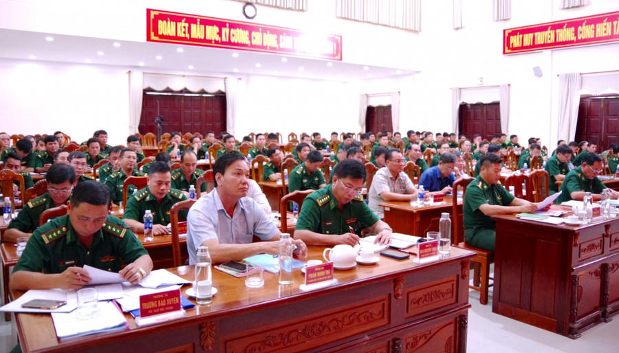 Đại biểu tham dự Hội nghị.