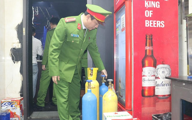 Nghệ An: Quán FIEU CLUB kinh doanh bóng cười trái phép