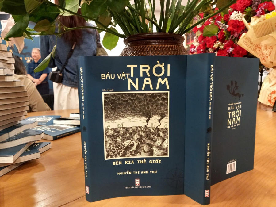 “Báu vật trời Nam - Bên kia thế giới" của nhà văn Nguyễn Thị Anh Thư