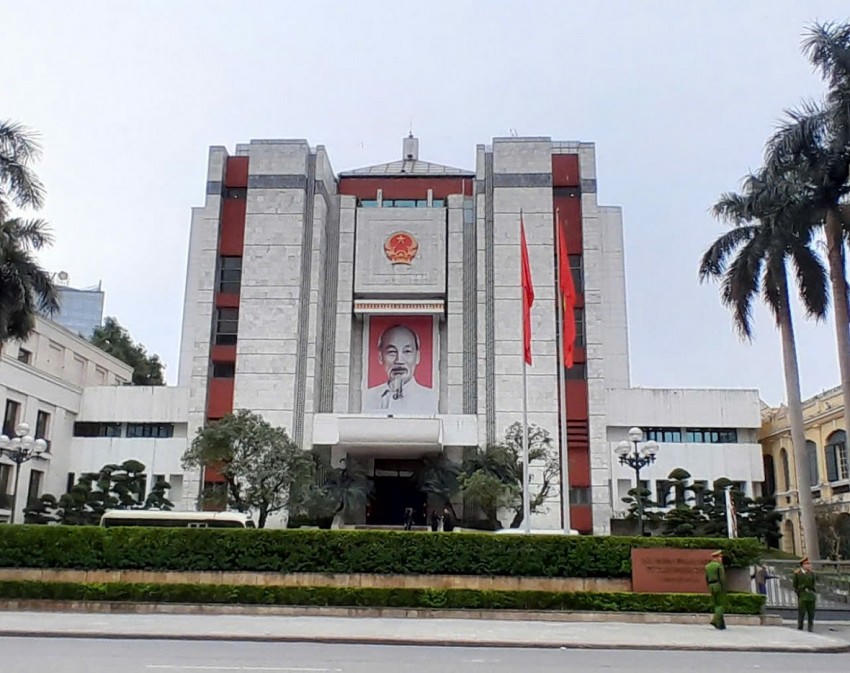 UBND Thành phố Hà Nội yêu cầu các đơn vị, ban ngành... tổ chức thực hiện triệt để chủ trương "chuyển đổi số toàn diện".