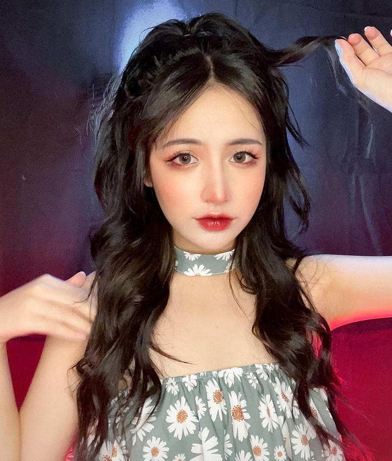 Nàng KOL 20 tuổi có mức thu nhập