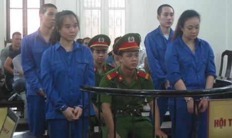 Bà trùm ma túy Kiều Ngọc Dung (phải) và Nguyễn Hồng Ly (trái)