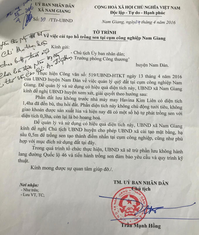Trong khi đó tờ trình của UBND xã và được UBND huyện Nam Đàn phê duyệt thì hồ trồng sen này chỉ được múc sâu xuống khoảng 0,5 m.