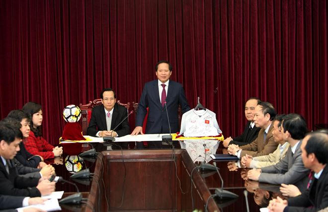 Bộ trưởng Trương Minh Tuấn mong muốn có nhiều hoạt động hướng đến người nghèo, chung vui đón Tết.