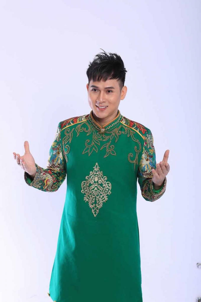 Ca sĩ, MC Nguyên Vũ. (Ảnh: DL Duy, Lý Võ Phú Hưng)