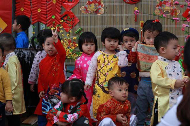 Trải nghiệm Tết truyền thống cho c&aacute;c b&eacute; tại Hội chợ Tết Xu&acirc;n y&ecirc;u thương