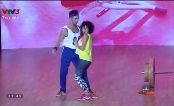 Liveshow2 BNHV: Khánh Thi khóc khi nhắc đến việc giận Chí Anh suốt 7 năm