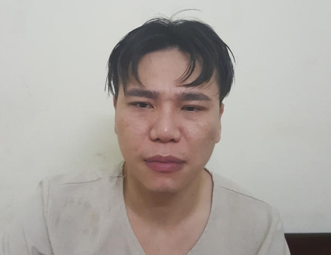 Ca sỹ Châu Việt Cường tại cơ quan điều tra.