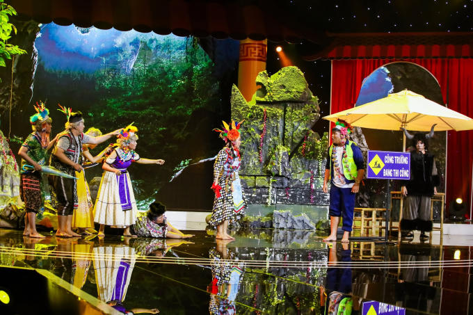 Việt Hương cười không ngừng với Next top model làng hài