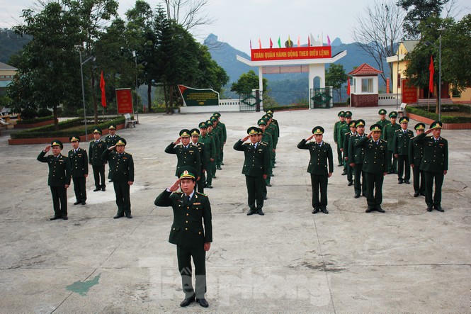 Lễ 'Chào cờ chủ quyền' thiêng liêng ngày đầu năm mới ở nơi biên thùy - ảnh 3