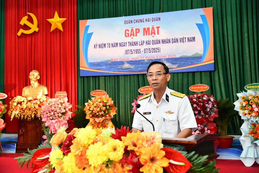 Đại tá Võ Đức Tiên - Nguyên Phó Tư lệnh Vùng 5 Hải quân phát biểu