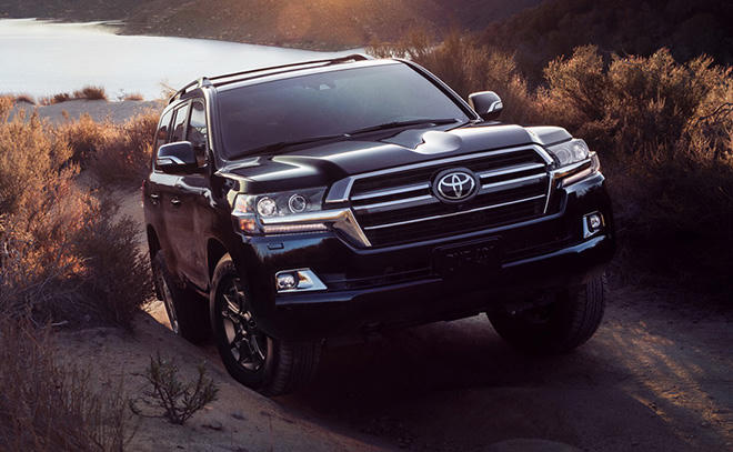 Land-Cruiser-2020-van-duoc-Toyota-Viet-Nam-gioi-thieu-du-ban-e-welovercar-2020-toyota-land-cruiser-heritage-editi-1573551684-75-width660height407