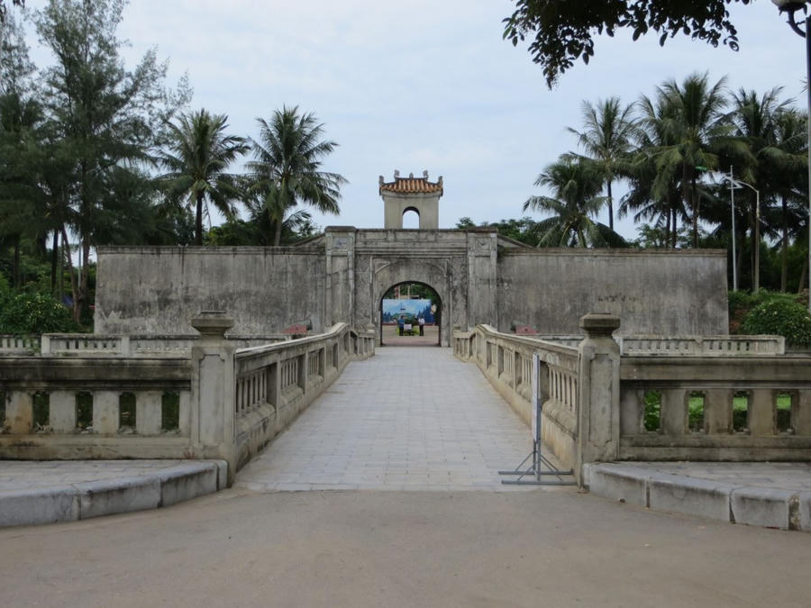 Cổng vào Thành cổ Quảng Trị.