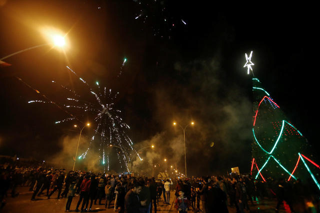 Người dân ở Mosul, Iraq chào đón năm mới 2019.
