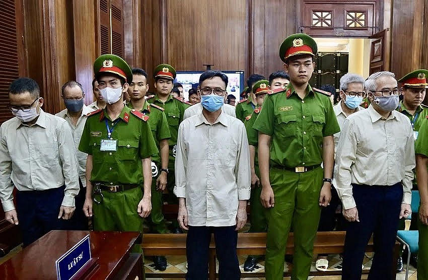 Các bị cáo tại phiên toà sơ thẩm. (Ảnh: báo Pháp luật TP HCM)