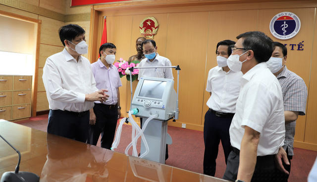 200 máy thở chức năng cao sẽ được chuyển vào TP HCM và các tỉnh phía Nam.