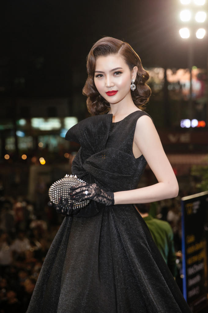 Hoa hậu Ngọc Duyên gây chú ý với phong cách quý tộc trên thảm đỏ