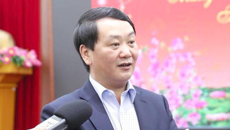 Ủy viên Trung ương Đảng, Phó Chủ tịch - Tổng Thư ký, Phó Trưởng Ban Chỉ đạo công tác bầu cử UBTƯ MTTQ Việt Nam Hầu A Lềnh.