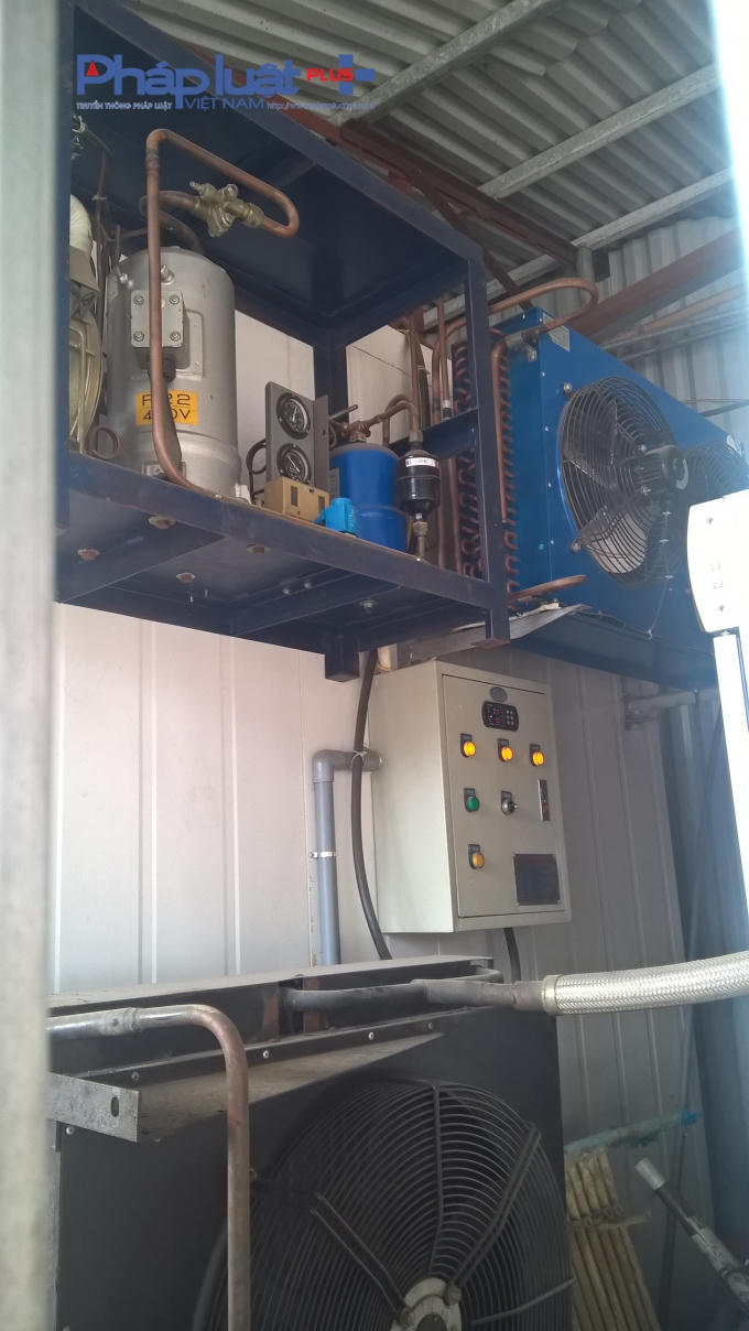 Thiết bị máy móc của kho đông lạnh.