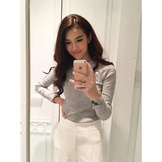 Vẻ đẹp của tân Hoa hậu khiến nhiều người không thể rời mắt.