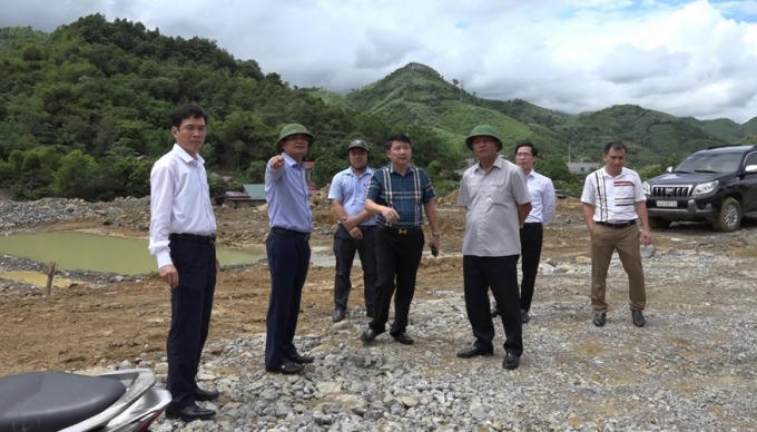 Chủ tịch Uỷ ban nhân dân tỉnh Lào Cai ông Đặng Xuân Phongtrong một chuyến đi làm việc tại cơ sở.