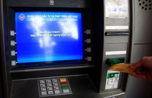 Cận Tết, hệ thống ATM của nhiều ngân hàng đồng loạt lỗi mạng.