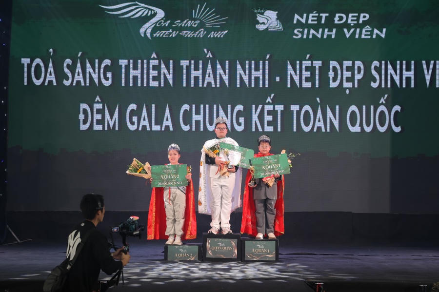 Quán quân và 2 Á quân cuộc thi “Tỏa sáng Thiên Thần Nhí” mùa thứ 6. (Ảnh: BTC).