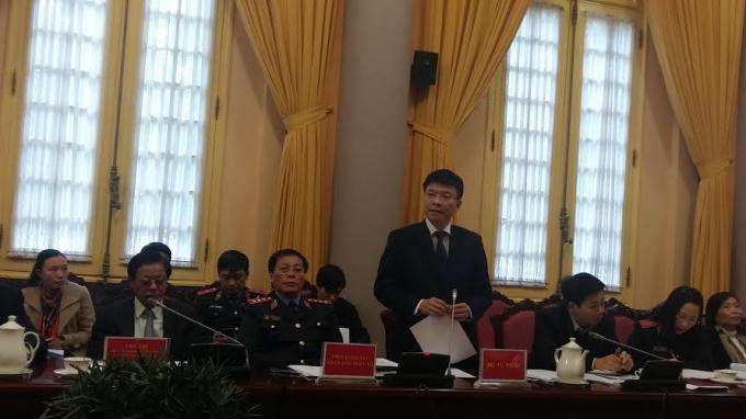 Thứ trưởng Bộ Tư ph&aacute;p L&ecirc; Th&agrave;nh Long ph&aacute;t biểu tại buổi họp b&aacute;o.
