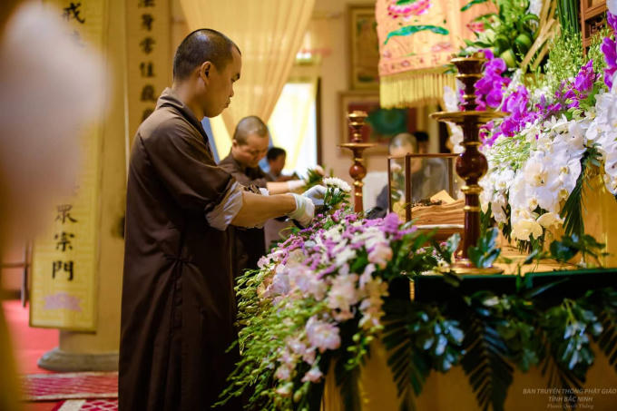 Công tác chuẩn bị cho lễ tang Đại lão Hòa thượng.