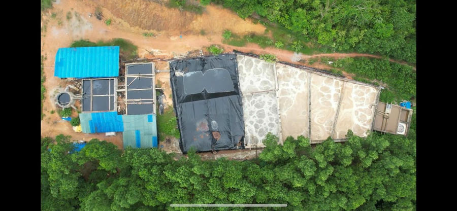 Bể chứa ở Cơ sở 2 của của Công ty Cổ phần sản xuất da Nguyên Hồng (hình ảnh từ flycam)