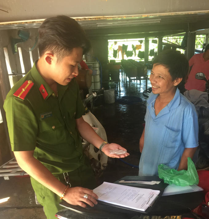 Cơ quan chức năng xử phạt 30 triệu đồng và đình chỉ cơ sở sử dụng chất kích thích tăng trưởng trong giá đỗ. Ảnh: CATPĐN.