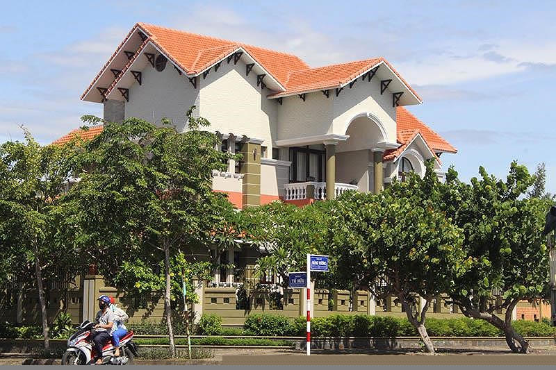 Hai khu đất biệt thự 327-329 Hùng Vương đã bán cho tổng giám đốc Công ty CP Pymepharco. 