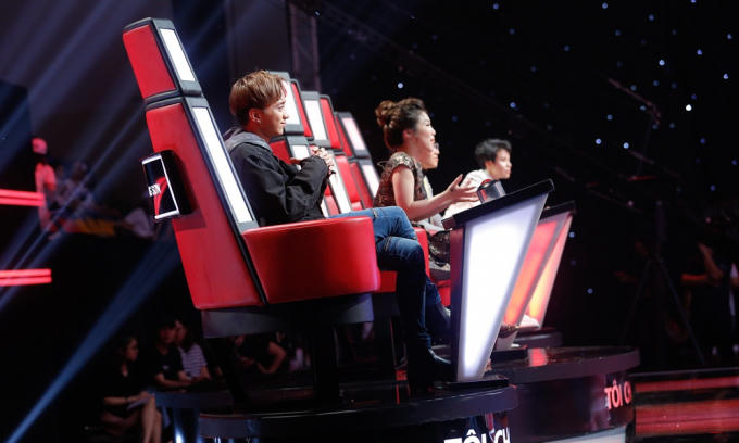 Giọng h&aacute;t Việt 2017 tập 1: Vũ C&aacute;t Tường v&agrave; Soobin Ho&agrave;ng Sơn