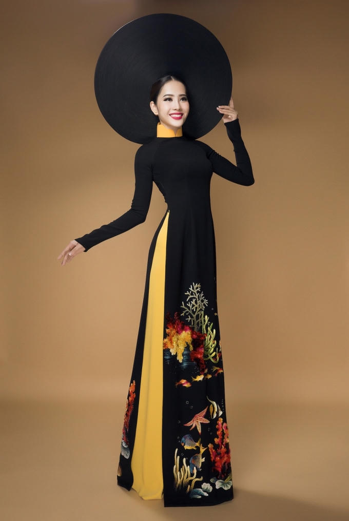 Nam Em cho biết trong hành trình tham dự HH Trái đất sắp tới, các bộ áo dài chắc chắn sẽ có trong hành trang mang theo của cô.
