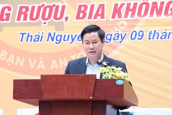 Ông Lê Văn Vịnh, Ủy viên Ban Chấp hành Đảng bộ tỉnh, Bí thư Đảng ủy, Giám đốc Sở GTVT tỉnh Thái Nguyên.