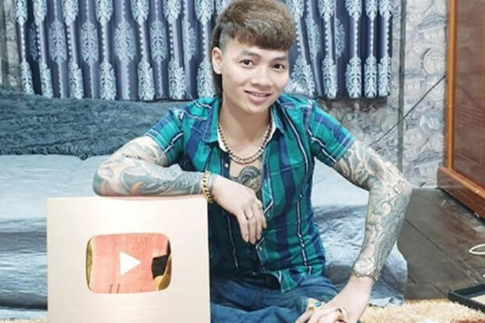 Ngô Bá Khá tức Khá bảnh.