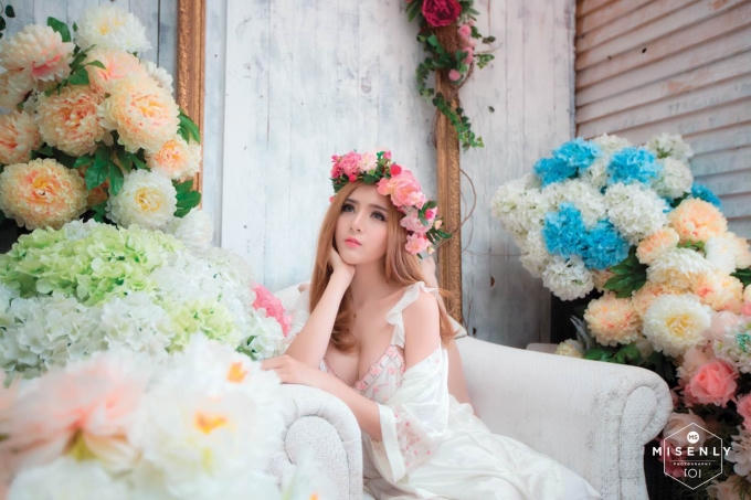 Mỗi bức ảnh là một biểu hiện cảm xúc khác nhau trên khuôn mặt của Lilly Luta. Ảnh: Misen Ly
