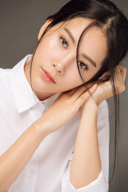 Nam Em luôn hút hồn người đối diện.