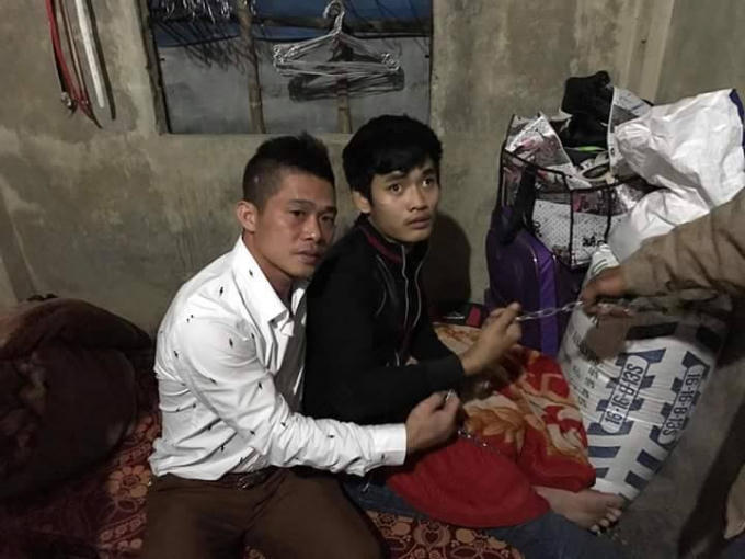 Một nhà hảo tâm ở TP Huế đã trực tiếp đến thăm và giúp đỡ gia đình nạn nhân lo hậu sự.