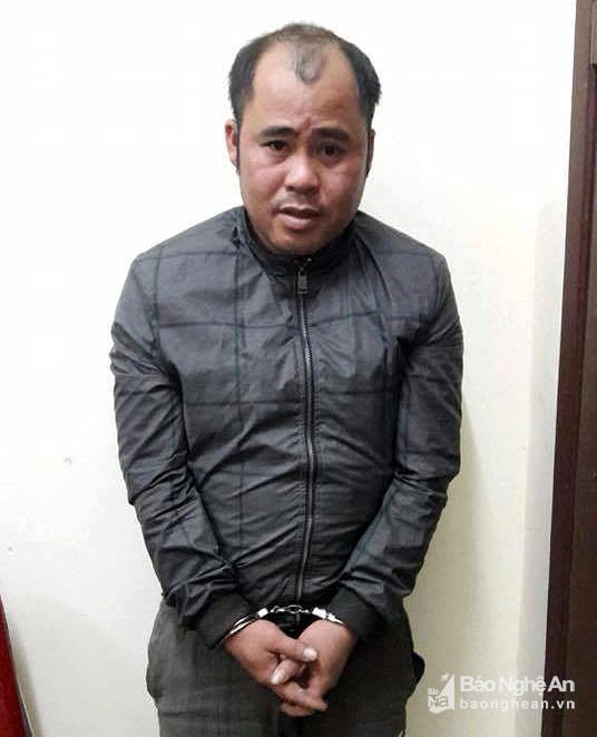 Đối tượng Nguyễn Hữu Dân bị bắt vì hành vi tàng trữ trái phép chất mà tuý (Báo Nghệ An).